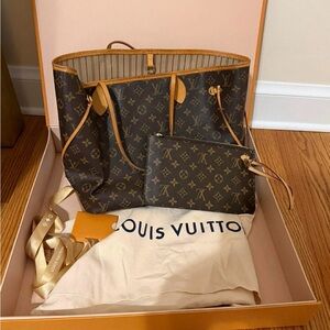 Louis Vuitton Classic Brown Monogram MM Tote with pouch, box and dustcover